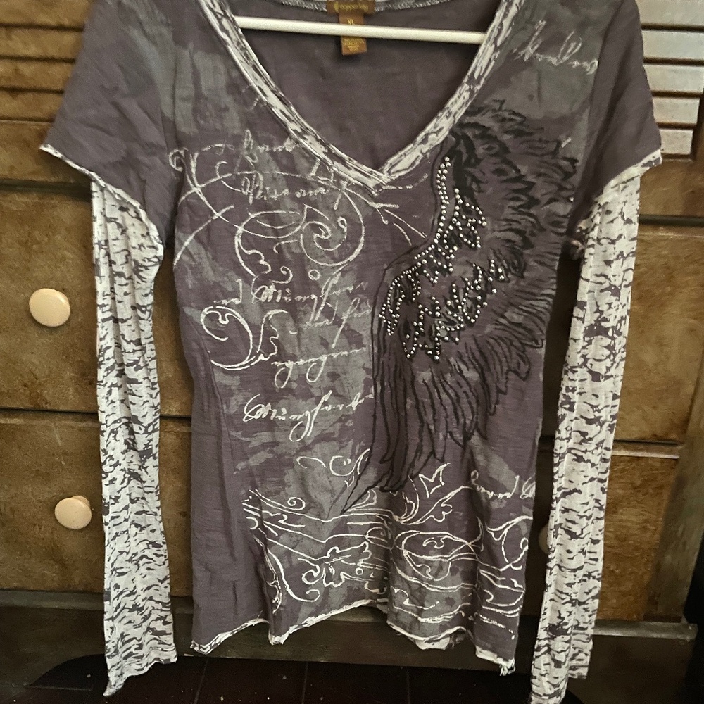 Long sleeve t=shirt
